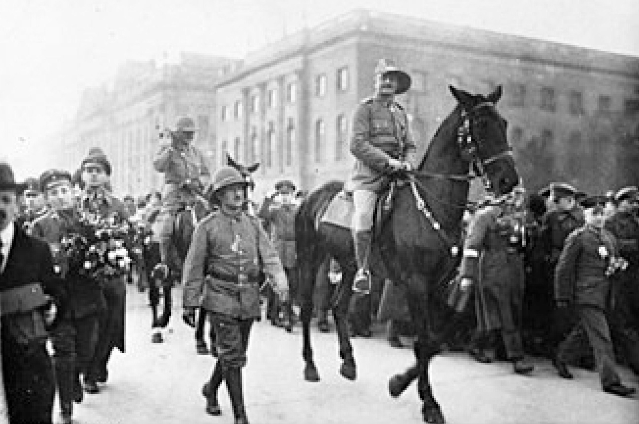 9. Major General Lettow-Vorbeck R1